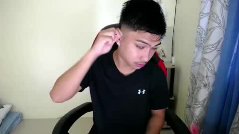 Snapshot of urcuteguy_jhonx chatting on 11-24-25, 06:02 Dannie online show from 11-24-25, 06:02