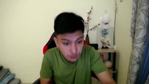 Snapshot of urcuteguy_jhonx chatting on 11-26-25, 11:44 Dannie online show from 11-26-25, 11:44