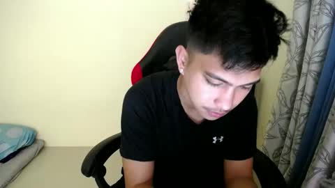 Snapshot of urcuteguy_jhonx chatting on 11-29-25, 10:40 Dannie online show from 11-29-25, 10:40