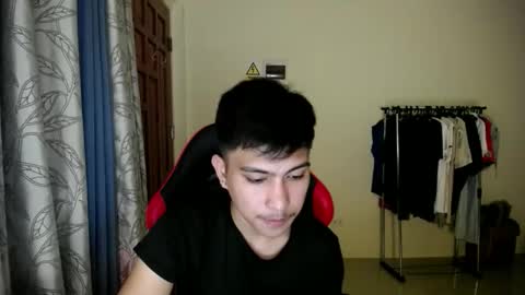 Snapshot of urcuteguy_jhonx chatting on 11-30-25, 11:58 Dannie online show from 11-30-25, 11:58