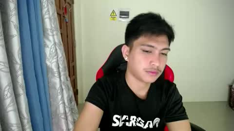 Snapshot of urcuteguy_jhonx chatting on 12-13-25, 07:53 Dannie online show from 12-13-25, 07:53