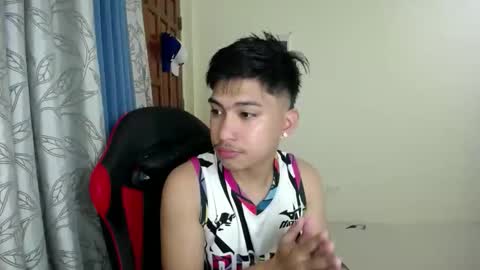 Snapshot of urcuteguy_jhonx chatting on 12-16-25, 08:52 Dannie online show from 12-16-25, 08:52