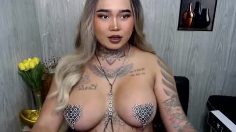 Snapshot of urfabtattooqueen chatting on 07-04-26, 04:13 Maxxie online show from 07-04-26, 04:13