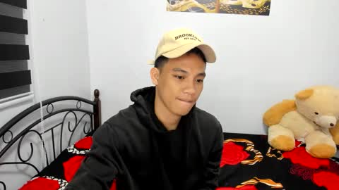 Snapshot of urfucker_vinz chatting on 04-10-26, 01:05 urfucker_vinz online show from 04-10-26, 01:05