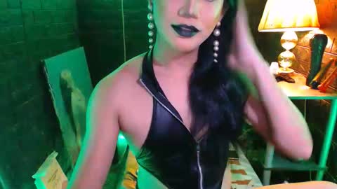 queen norelle online show from 10-13-25, 08:42