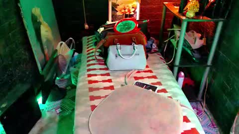 queen norelle online show from 04-18-26, 06:01