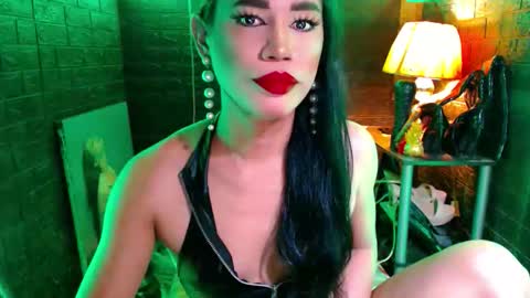 Snapshot of urhardcockqueenxxx chatting on 04-19-26, 07:05 queen norelle online show from 04-19-26, 07:05