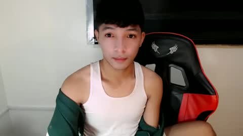 Snapshot of urhotethanxx chatting on 06-18-26, 05:17 Ethan online show from 06-18-26, 05:17