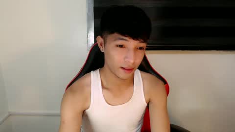 Snapshot of urhotethanxx chatting on 06-22-26, 04:37 Ethan online show from 06-22-26, 04:37