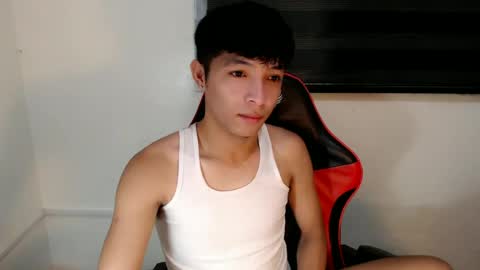 Snapshot of urhotethanxx chatting on 07-08-26, 01:43 Ethan online show from 07-08-26, 01:43
