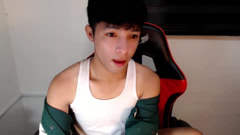 Snapshot of urhotethanxx chatting on 07-09-26, 03:49 Ethan online show from 07-09-26, 03:49