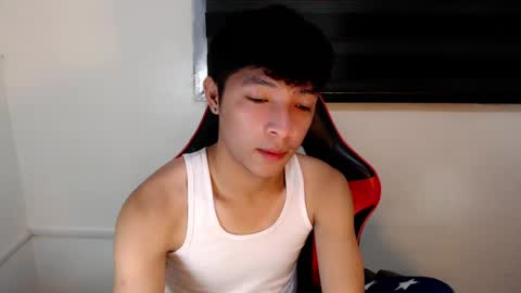 Snapshot of urhotethanxx chatting on 07-16-26, 04:35 Ethan online show from 07-16-26, 04:35