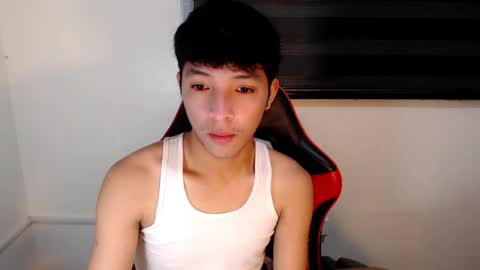 Snapshot of urhotethanxx chatting on 07-18-26, 12:15 Ethan online show from 07-18-26, 12:15