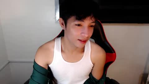Snapshot of urhotethanxx chatting on 07-25-26, 04:59 Ethan online show from 07-25-26, 04:59