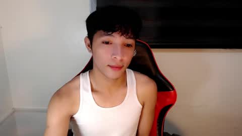Snapshot of urhotethanxx chatting on 07-26-26, 04:58 Ethan online show from 07-26-26, 04:58