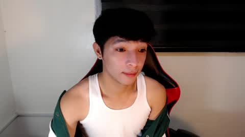 Snapshot of urhotethanxx chatting on 07-27-26, 04:47 Ethan online show from 07-27-26, 04:47