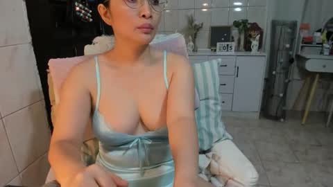 urhotmistress02 online show from 05-05-26, 12:35