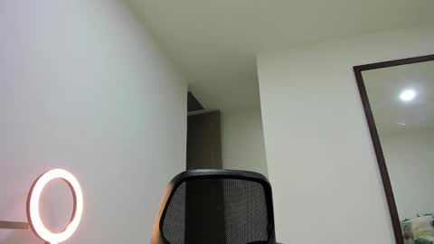 Snapshot of urimare_south chatting on 01-19-25, 02:25 urimare_south online show from 01-19-25, 02:25