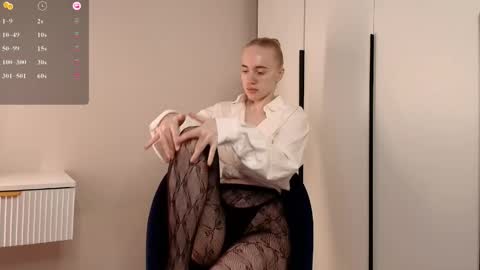 ElizabethLizy online show from 04-26-26, 08:45