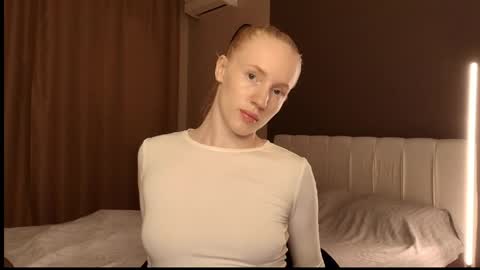 ElizabethLizy online show from 05-27-26, 06:38