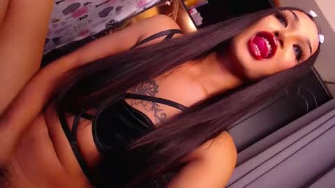 Snapshot of urladyprincessmassivecock chatting on 01-09-25, 06:04 jhaii online show from 01-09-25, 06:04