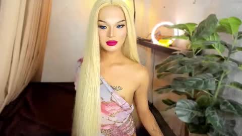 Snapshot of urladyprincessmassivecock chatting on 10-07-25, 07:11 jhaii online show from 10-07-25, 07:11