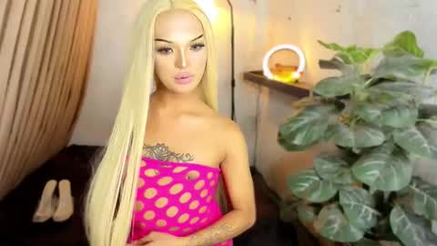 Snapshot of urladyprincessmassivecock chatting on 10-13-25, 06:41 jhaii online show from 10-13-25, 06:41