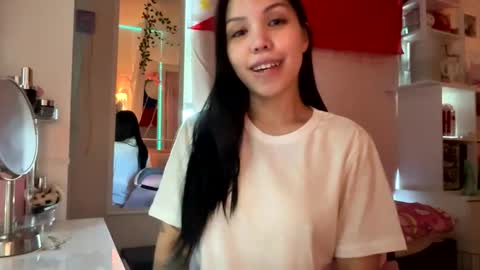 urlittlefilipina online show from 12-19-25, 04:14