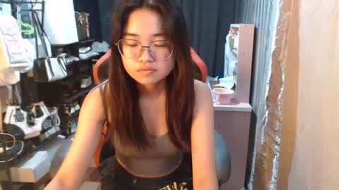 Snapshot of urlovelychinita chatting on 10-13-25, 08:42 urlovelychinita online show from 10-13-25, 08:42