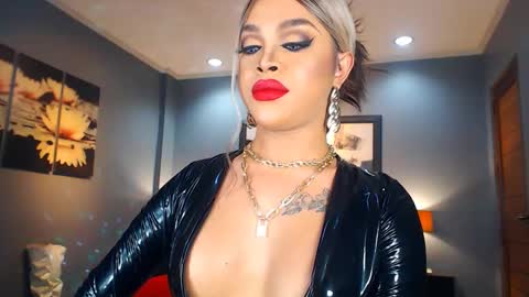 UrMajestyTyra online show from 01-16-25, 12:02