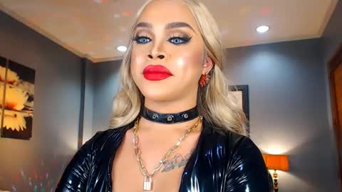 UrMajestyTyra online show from 01-17-25, 02:29