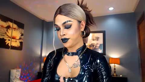 UrMajestyTyra online show from 02-02-25, 09:23