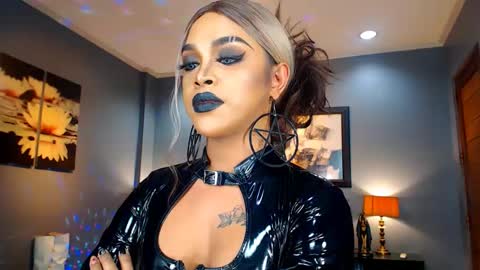 UrMajestyTyra online show from 02-05-25, 06:46