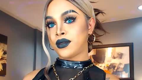 UrMajestyTyra online show from 02-15-25, 07:16