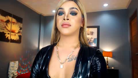 UrMajestyTyra online show from 02-22-25, 07:01