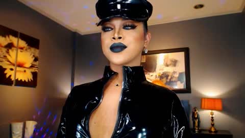 UrMajestyTyra online show from 09-30-25, 01:43