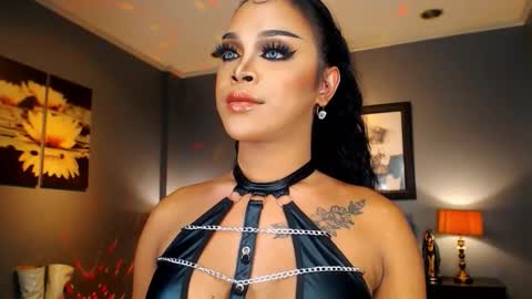 UrMajestyTyra online show from 10-01-25, 02:06