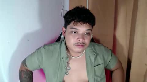 Snapshot of urmilky_shooterxx chatting on 10-09-25, 02:48 Drei online show from 10-09-25, 02:48
