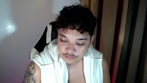 Snapshot of urmilky_shooterxx chatting on 10-13-25, 04:56 Drei online show from 10-13-25, 04:56