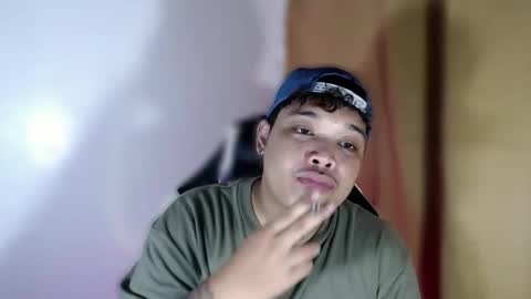 Snapshot of urmilky_shooterxx chatting on 10-14-25, 07:53 Drei online show from 10-14-25, 07:53