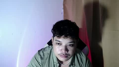 Snapshot of urmilky_shooterxx chatting on 10-17-25, 08:17 Drei online show from 10-17-25, 08:17