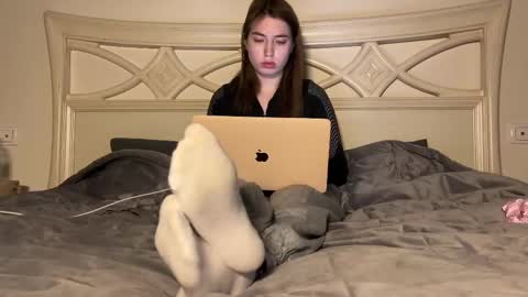 Snapshot of urmissalice chatting on 02-11-25, 02:24 urmissalice online show from 02-11-25, 02:24