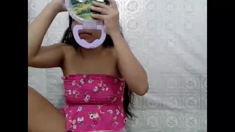 Snapshot of urpinaygirl69 chatting on 06-09-26, 05:41 urpinaygirl69 online show from 06-09-26, 05:41