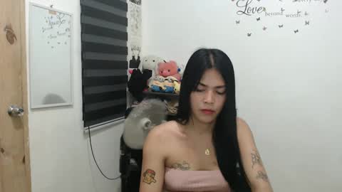 hi im kim online show from 01-10-25, 02:23