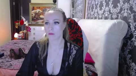 Snapshot of ursecrettreasure88 chatting on 11-08-25, 10:15 UrSecretTreasure88 online show from 11-08-25, 10:15