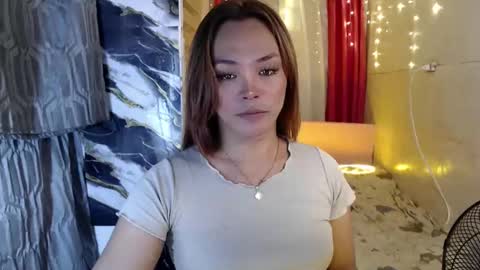 Snapshot of ursexy_debra chatting on 12-21-24, 09:12 TYRA online show from 12-21-24, 09:12