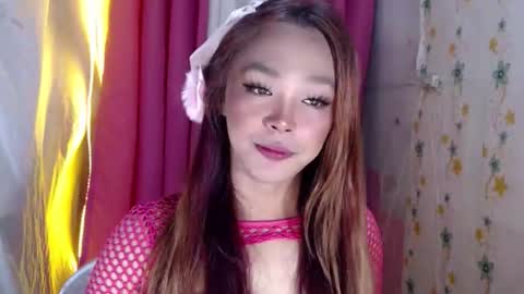 Snapshot of ursexy_debra chatting on 09-16-25, 01:28 TYRA online show from 09-16-25, 01:28