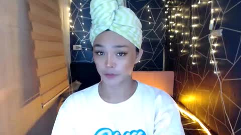 Snapshot of ursexy_debra chatting on 10-27-25, 06:28 TYRA online show from 10-27-25, 06:28