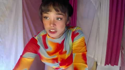 Snapshot of ursexy_debra chatting on 11-11-25, 03:12 TYRA online show from 11-11-25, 03:12