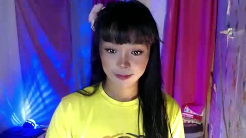 Snapshot of ursexy_debra chatting on 11-21-25, 10:47 TYRA online show from 11-21-25, 10:47